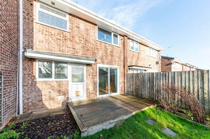 3 Bedroom Terraced House For Sale In Woodfield, Banbury, OX16