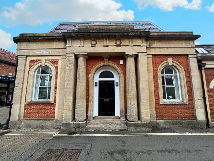 2 Bedroom End Of Terrace House To Rent In Market Lane, Winchester, SO23