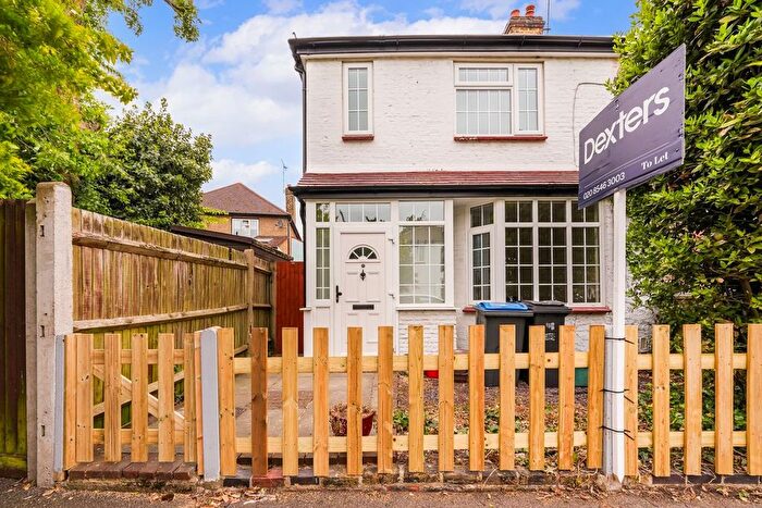 3 Bedroom Semi-Detached House To Rent In Auckland Road, Kingston Upon Thames, KT1