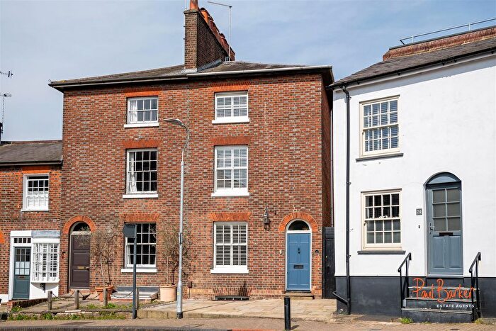 3 Bedroom Semi Detached House For Sale In Spencer Street, St. Albans, AL3