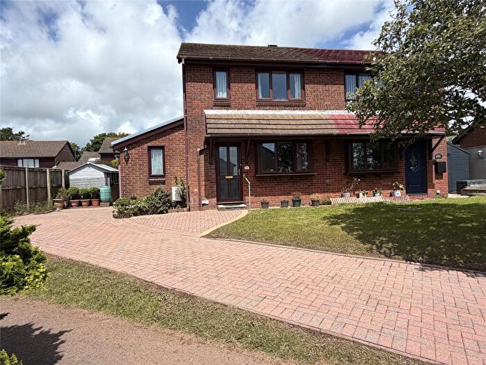3 Bedroom Semi-Detached House For Sale In Conway Drive, Steynton, Milford Haven, Pembrokeshire, SA73