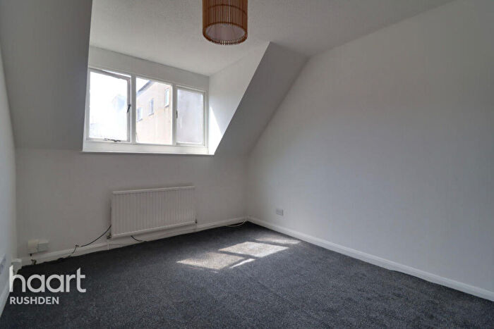 1 Bedroom Apartment For Sale In Rectory Road, Rushden, NN10