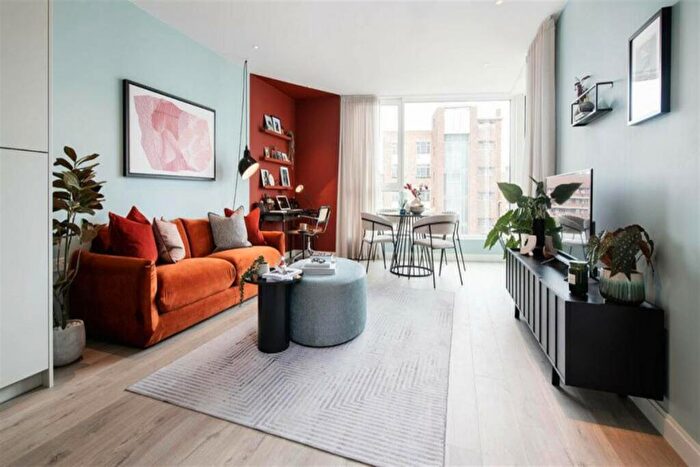 1 Bedroom Apartment To Rent In Gasholder Place, Kennington Lane, SE11