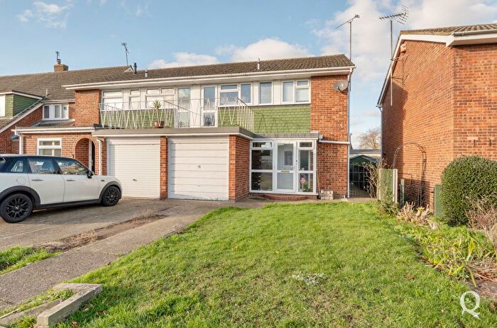 3 Bedroom Semi Detached House For Sale In Bradley Drive, Sittingbourne, Kent, ME10