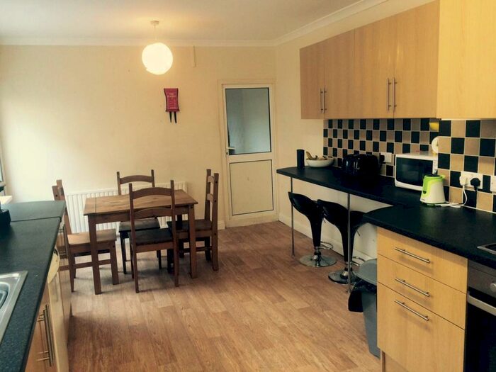 5 Bedroom House To Rent In Hill Park Crescent, PL4