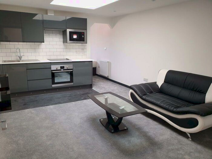 1 Bedroom Flat To Rent In Apt, Hubert Rd, B29