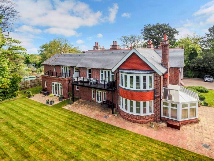 2 Bedroom Flat To Rent In Voysey Court, Park Road, Winchester, SO23