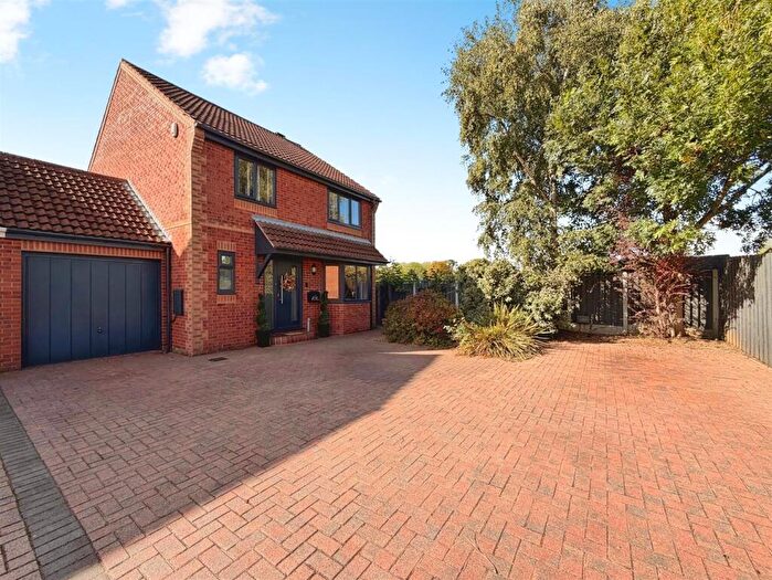 4 Bedroom House For Sale In The Avenue, Harlington, Doncaster, DN5
