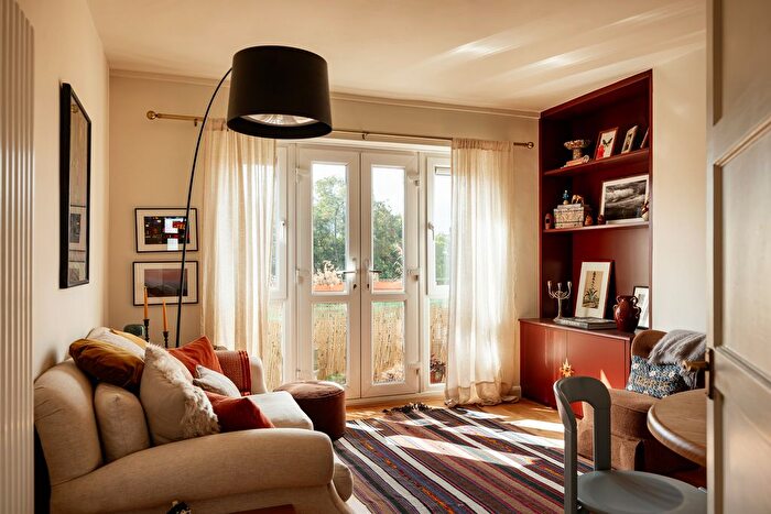 1 Bedroom Flat For Sale In Acton House, Lee Street, London, E8