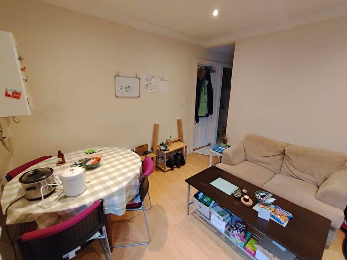 2 Bedroom Flat To Rent In Miskin Street, Cathays, Cardiff, CF24