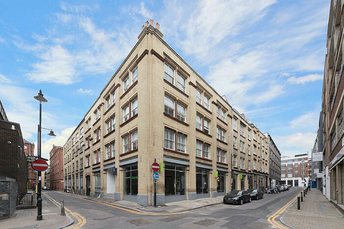 3 Bedroom Apartment To Rent In Berry Street, Clerkenwell London, EC1V