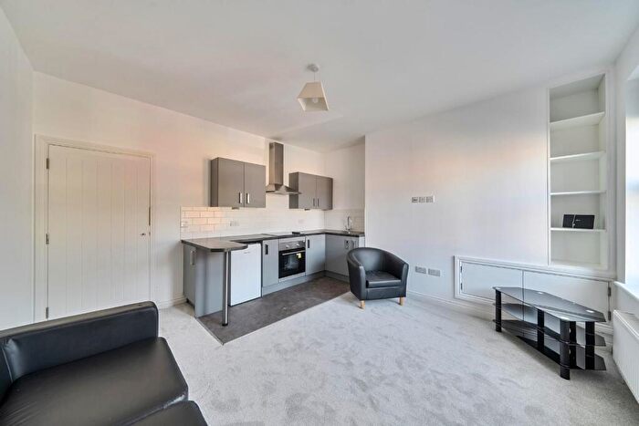 2 Bedroom Flat For Sale In Copnor Road, Portsmouth, PO3