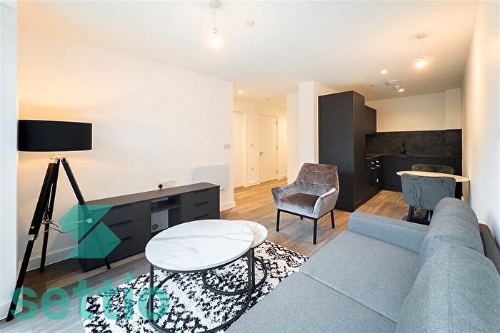 1 Bedroom Flat To Rent In Berkeley Square, M5
