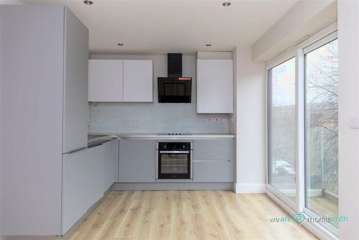 2 Bedroom Flat To Rent In Lemont House, Lemont Road, S17