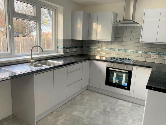 4 Bedroom Terraced House To Rent In Ivorydown, Bromley, BR1