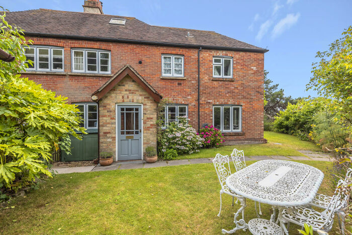 3 Bedroom House To Rent In Undershore Road, Lymington, SO41