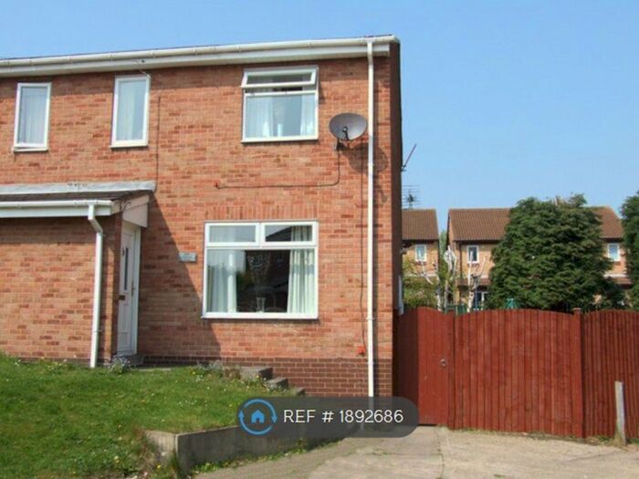 3 Bedroom Semi-Detached House To Rent In Trenton Close, Sheffield, S13