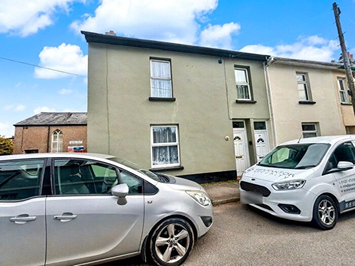 3 Bedroom End Of Terrace House For Sale In South Street, South Molton, Devon, EX36