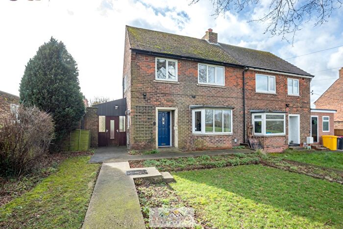 3 Bedroom Semi Detached House For Sale In Woodall Lane, Harthill, Sheffield, S26