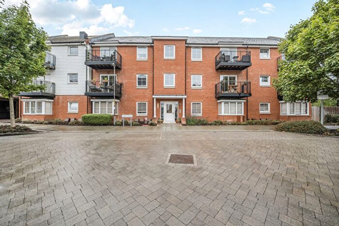 1 Bedroom Flat For Sale In Eden Road, Dunton Green, Sevenoaks, TN14