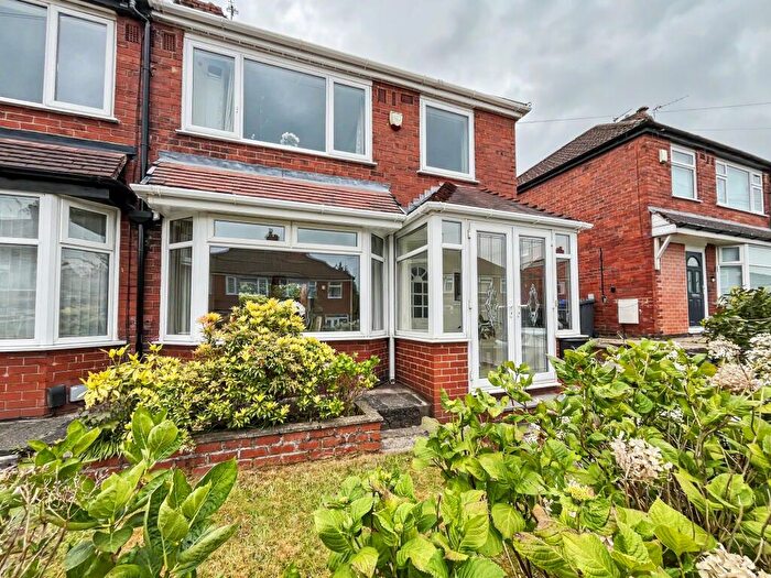 3 Bedroom Semi Detached House For Sale In Heathfield Road, Bury, BL9