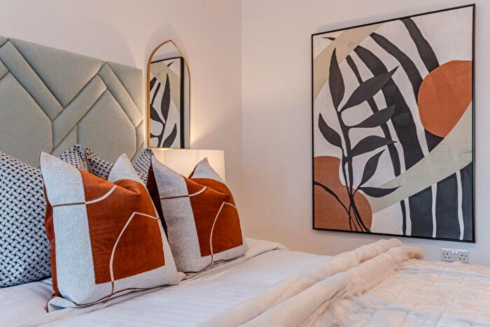 2 Bedroom Retirement Property For Sale In Millfield Green, Millfield Lane, Caddington, LU1