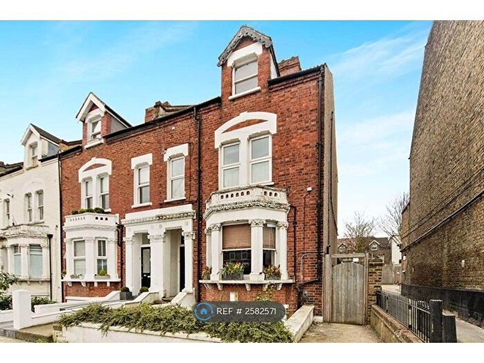 2 Bedroom Flat To Rent In Ringstead Road, London, SE6