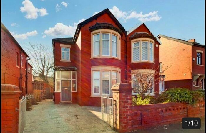 3 Bedroom Semi-Detached House To Rent In St Vincent Avenue, Blackpool, Lancashire, FY1