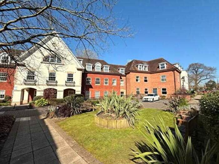 2 Bedroom Flat To Rent In Royal House, Princes Gate, Solihull, B91