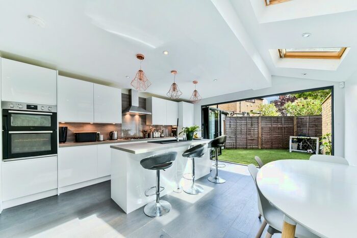 5 Bedroom Terraced House To Rent In Chesterfield Grove, London, SE22