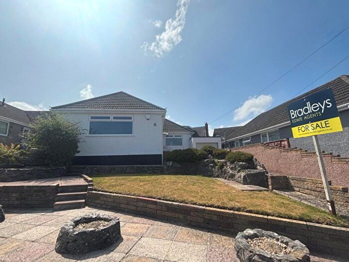 2 Bedroom Detached Bungalow For Sale In Dunstone View, Plymouth, Devon, PL9