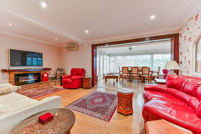 4 Bedroom Detached House To Rent In Malden Road, Cheam, Sutton, SM3