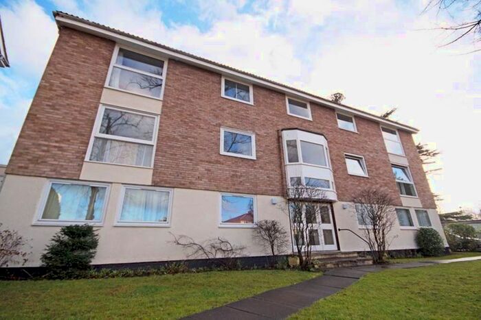 2 Bedroom Flat To Rent In The Park, Leckhampton, Cheltenham, GL50