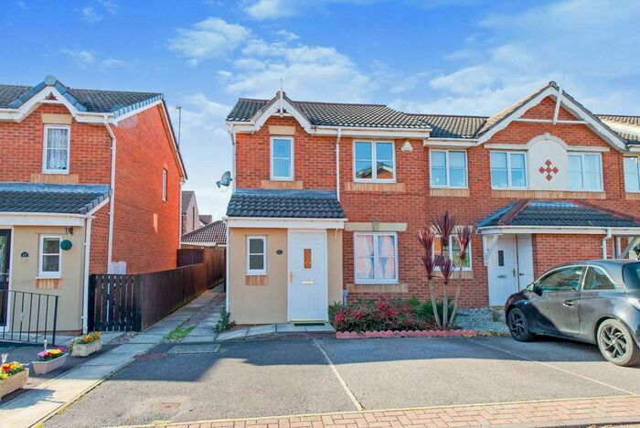 3 Bedroom Semi-Detached House To Rent In Parison Court, Castleford, West Yorkshire, WF10