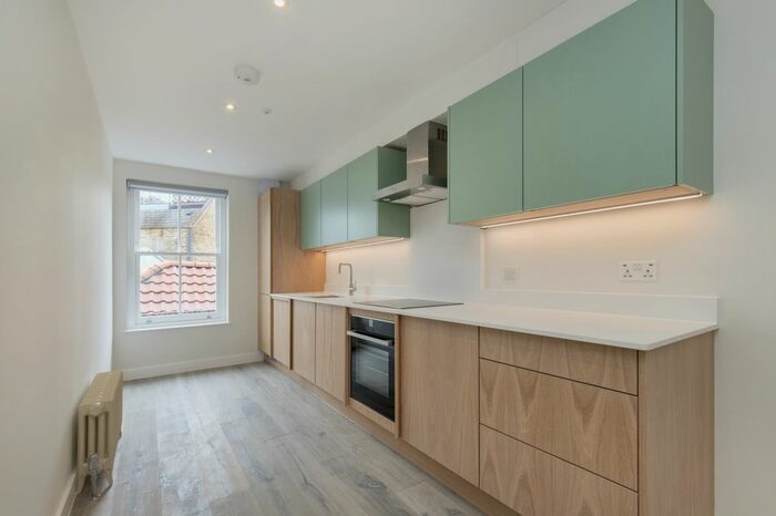 2 Bedroom Flat To Rent In Monmouth Street, London, WC2H