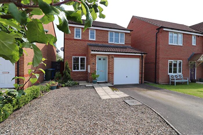 3 Bedroom Detached House For Sale In Derek Vivian Close, Pocklington, York, YO42
