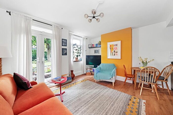 3 Bedroom Flat For Sale In Pomeroy Street, Peckham, London, SE14