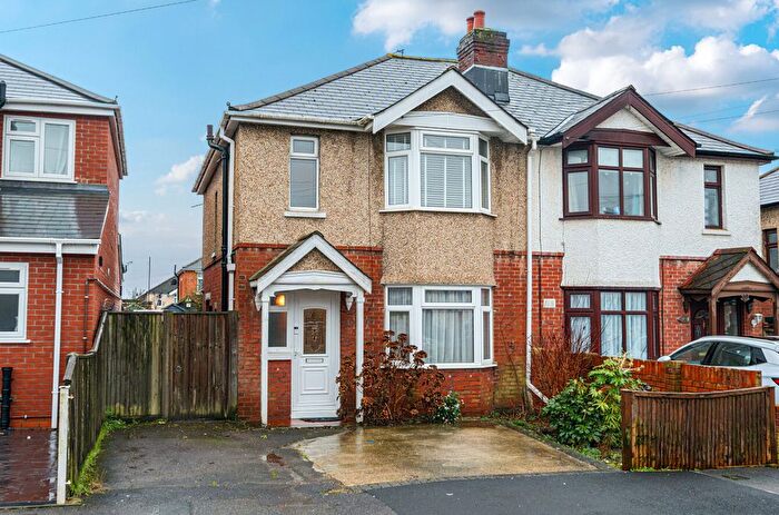 3 Bedroom Semi-Detached House For Sale In Stanton Road, Regents Park, Southampton, Hampshire, SO15