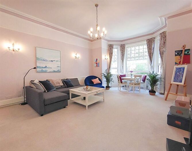 1 Bedroom Flat To Rent In Lyndhurst Gardens, Belsize Park, NW3