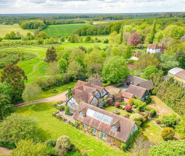 6 Bedroom Equestrian Property For Sale In Westland Green, Hertfordshire, SG11