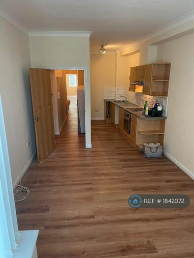1 Bedroom Flat To Rent In Oxon Court, Portsmouth, PO1