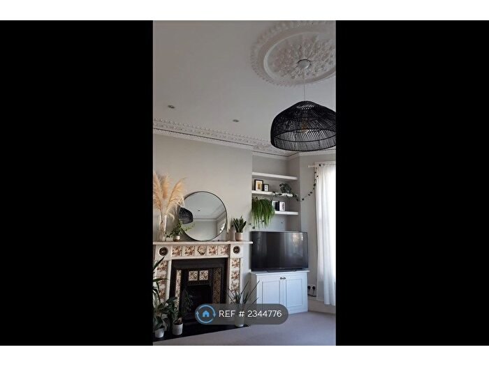 1 Bedroom Flat To Rent In St Luke's Avenue, London, SW4