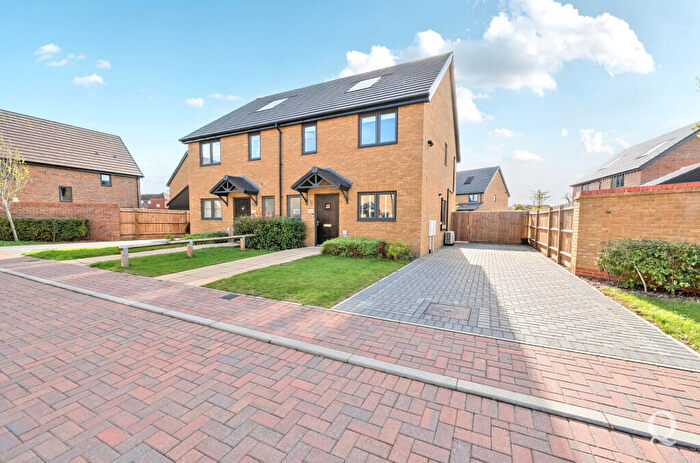 2 Bedroom Semi-Detached House For Sale In Fairlake View, Sittingbourne, Kent, ME10