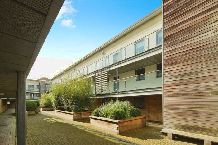 1 Bedroom Flat To Rent In Kingscote Way, Brighton, BN1