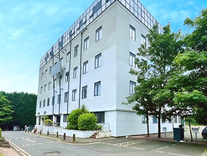 1 Bedroom Flat For Sale In Dudley Road, Brierley Hill, West Midlands, DY5