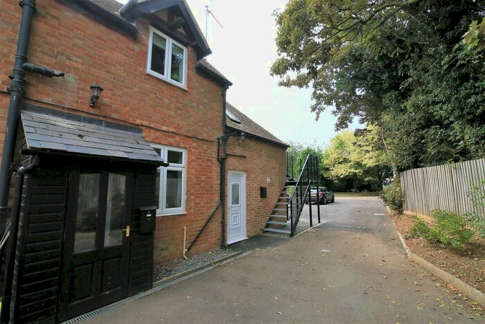 1 Bedroom Flat To Rent In Toft House, Toft, Dunchurch, Rugby, CV22