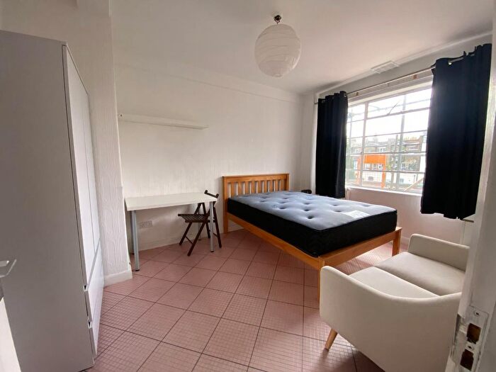 2 Bedroom Flat To Rent In Highstone Mansions, Camden Road, London, NW1