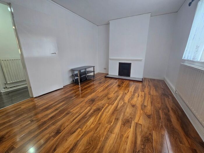 2 Bedroom Flat To Rent In Rectory Lane, Wallington, SM6