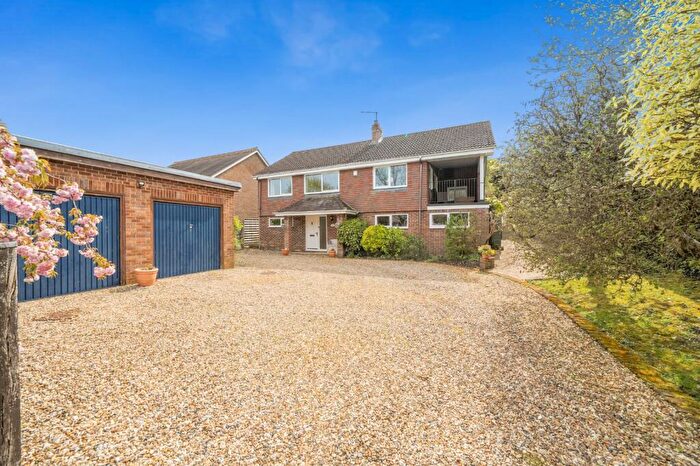 4 Bedroom Detached House For Sale In Hookpit Farm Lane, Kings Worthy, Winchester, Hampshire, SO23