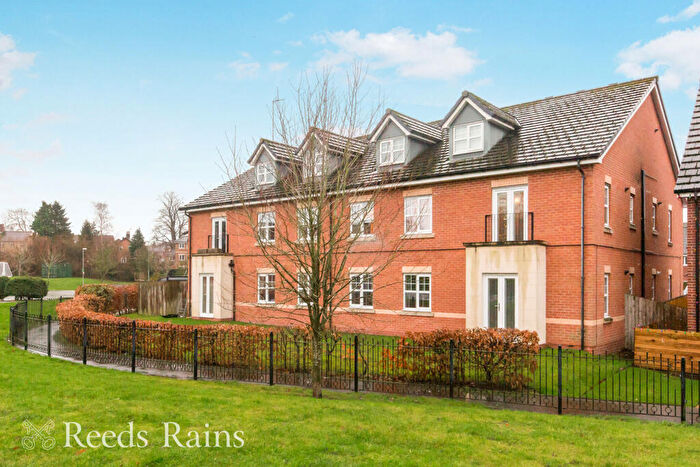 2 Bedroom Apartment For Sale In Wallbrook Avenue, Macclesfield, Cheshire, SK10